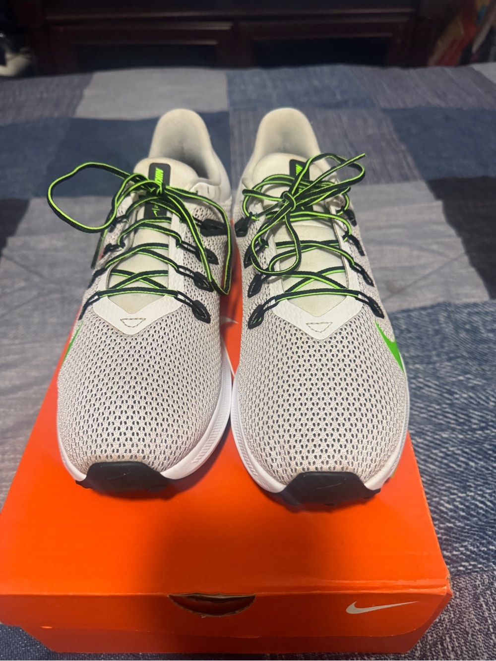 Nike Quest 2 “Platinum Electric Green”